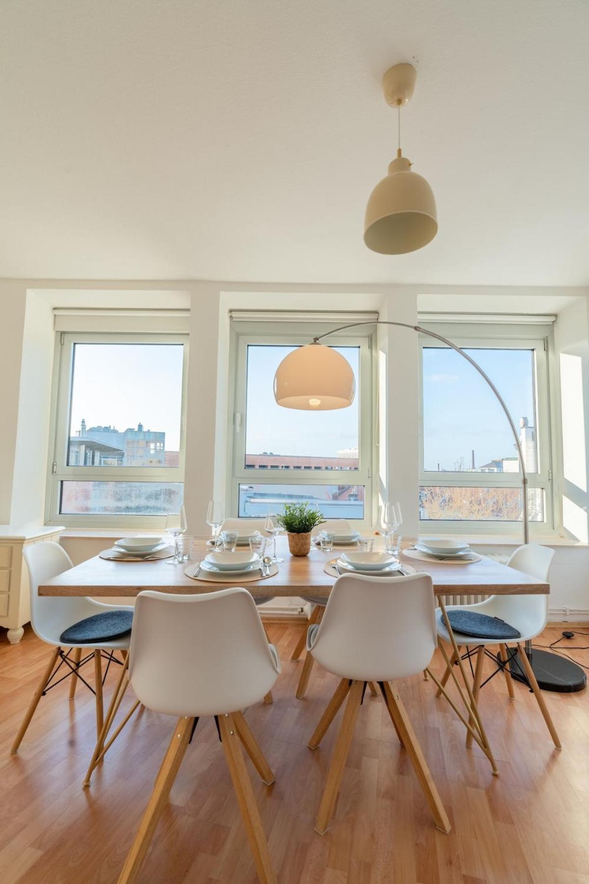 Zentrale Grosszuegige Penthousewohnung Fuer 8 Personen Apartment *