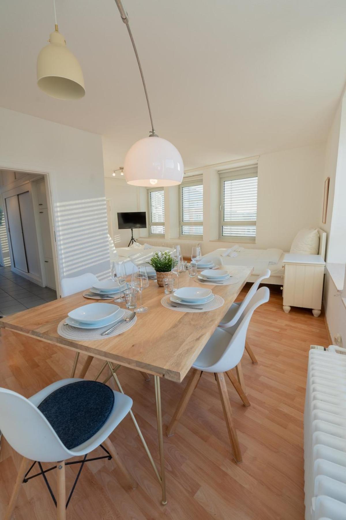 Zentrale Grosszuegige Penthousewohnung Fuer 8 Personen Apartment
