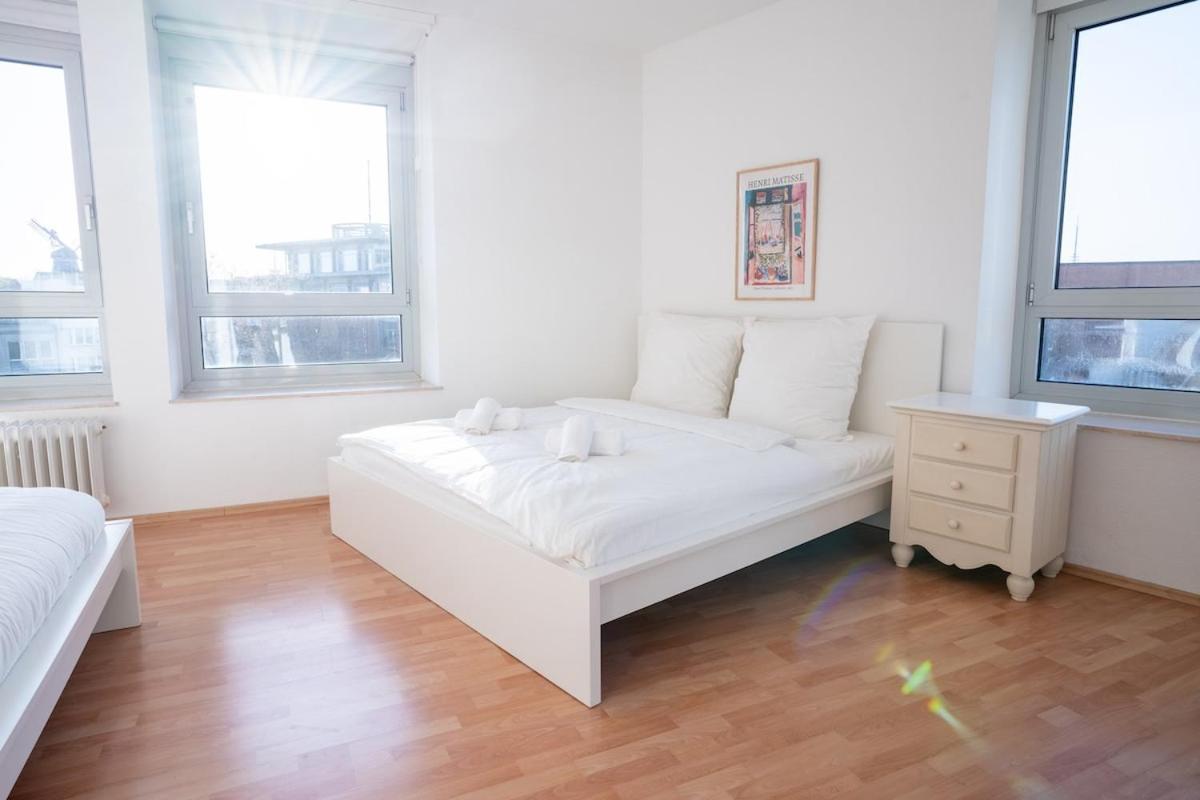 Zentrale Grosszuegige Penthousewohnung Fuer 8 Personen *