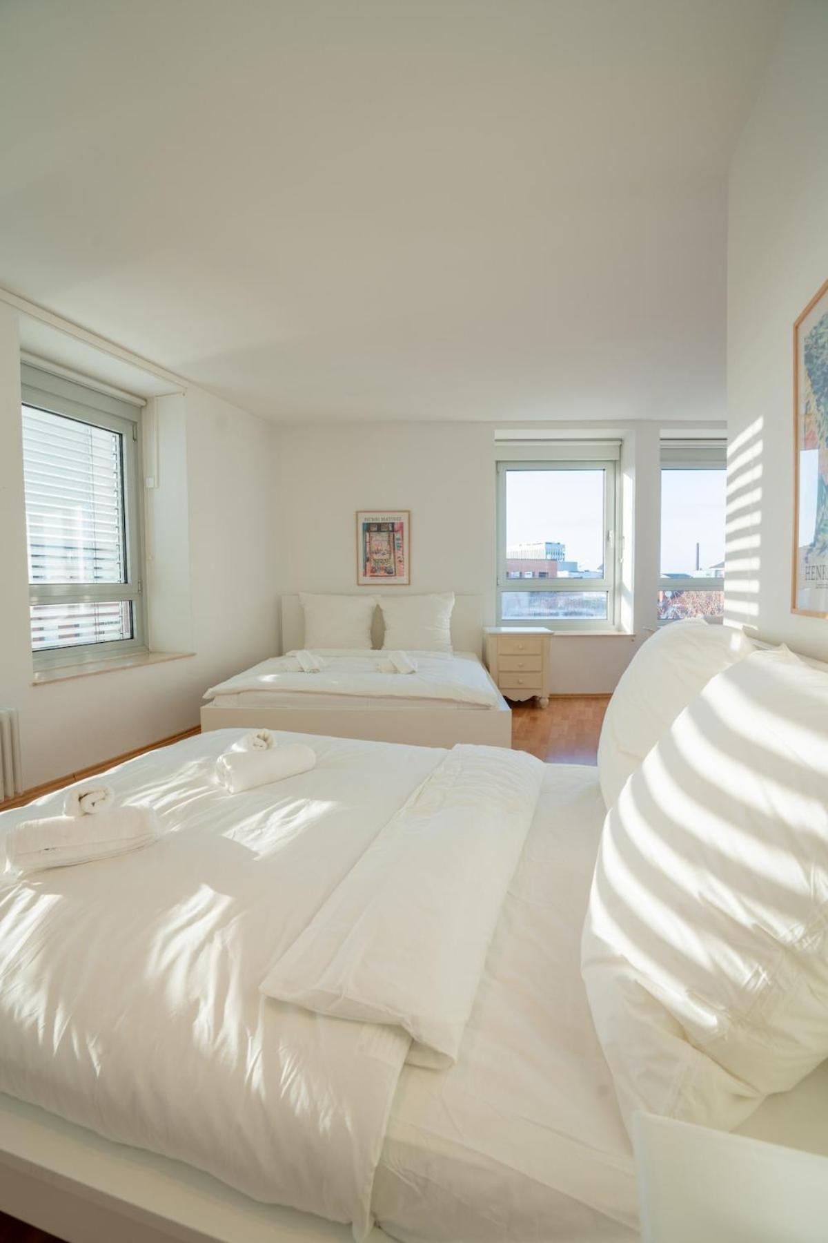 Zentrale Grosszuegige Penthousewohnung Fuer 8 Personen * BRE