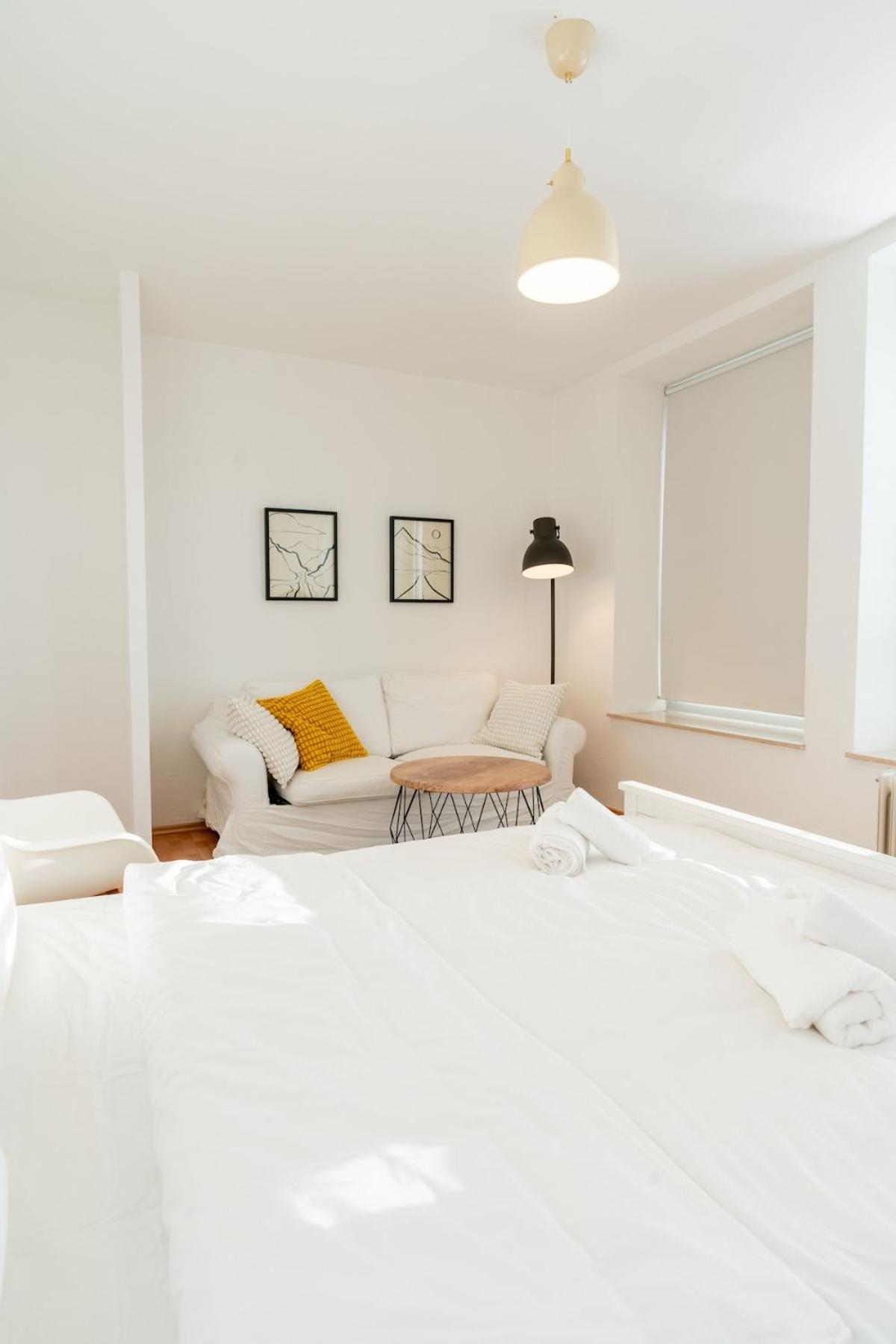 Zentrale Grosszuegige Penthousewohnung Fuer 8 Personen